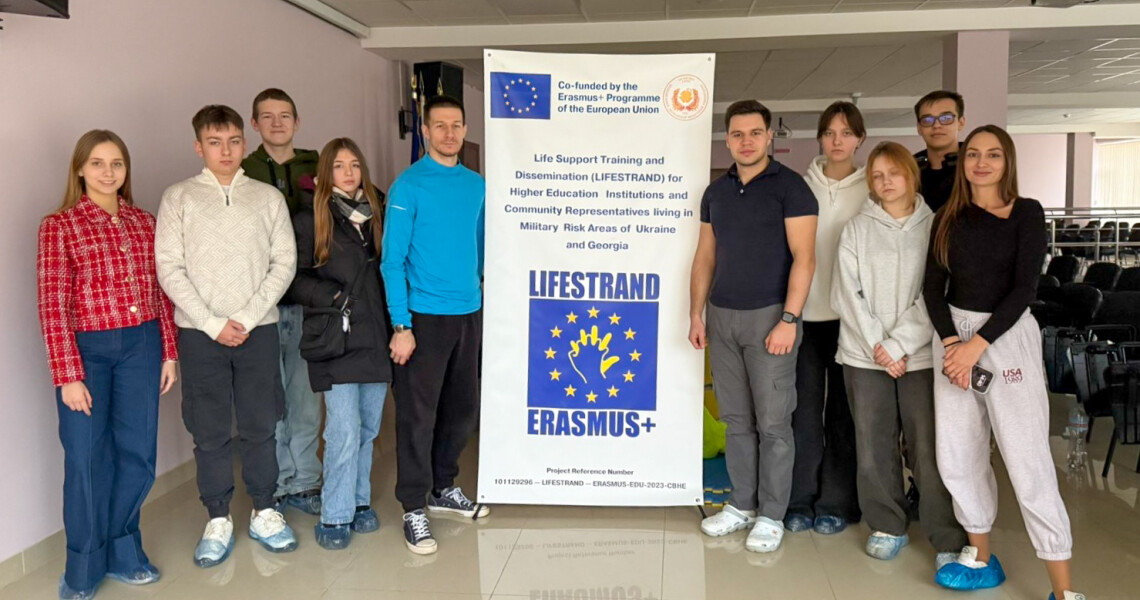 Вчимося рятувати разом: тренінги з домедичної допомоги LIFESTRAND об’єднали понад 200 учасників / Learning to Save Lives Together: LIFESTRAND First Aid Trainings United Over 200 Participants